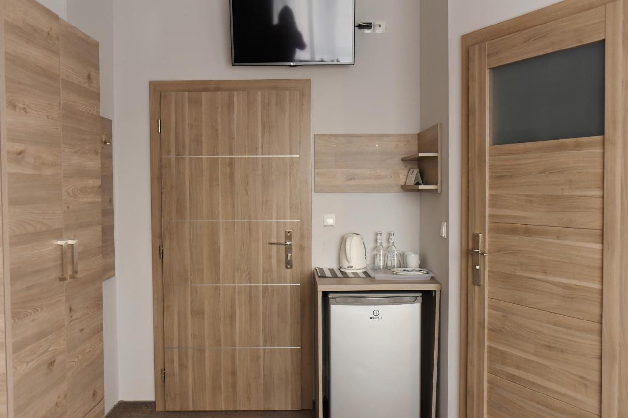 Hostel Helios Września Екстериор снимка