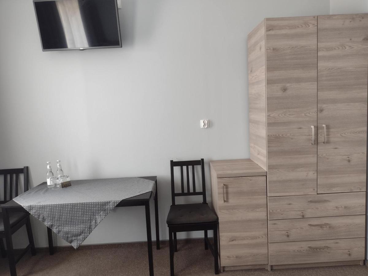Hostel Helios Września Екстериор снимка