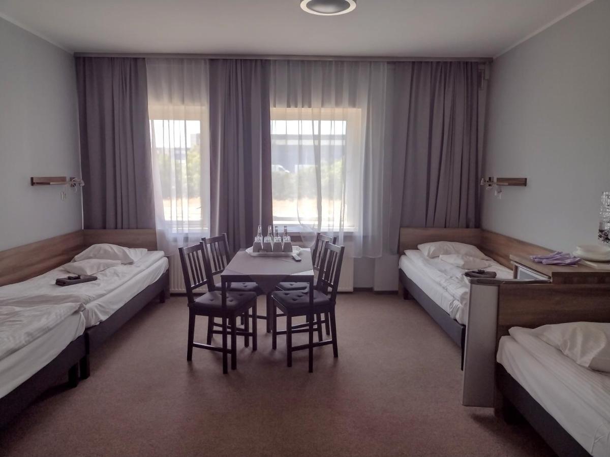 Hostel Helios Września Екстериор снимка