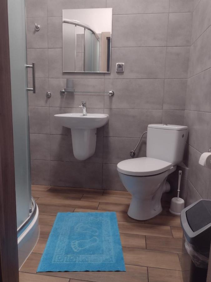 Hostel Helios Września Екстериор снимка