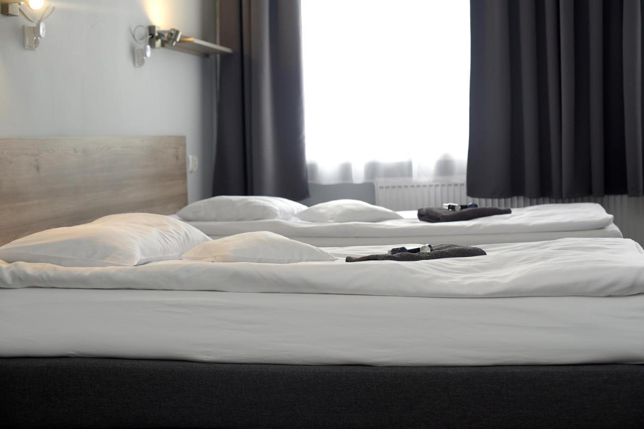 Hostel Helios Września Екстериор снимка