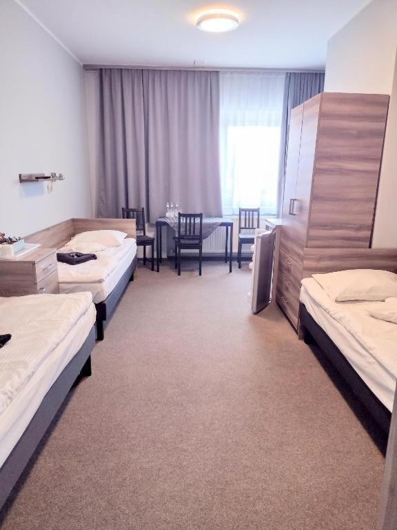 Hostel Helios Września Екстериор снимка